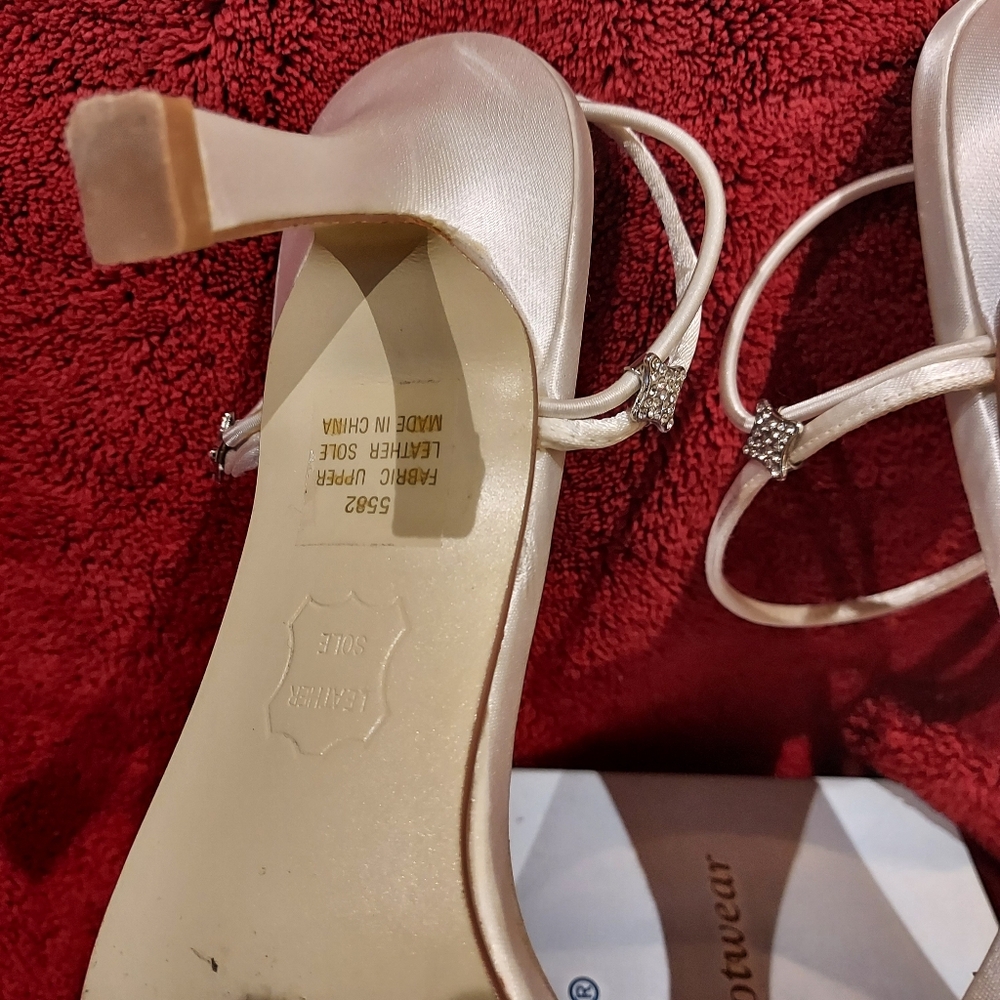 Colorifics White Satin Formal Shoe - Picture 7 of 10
